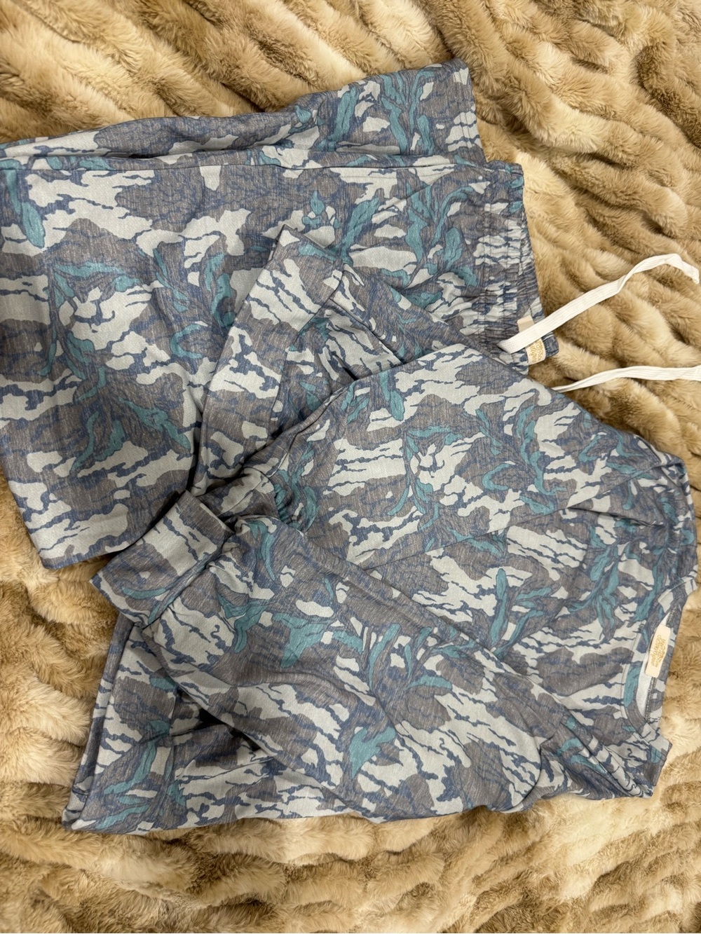 Women's Camo Sweatshirt & Pants - Lightweight Casual Pullover